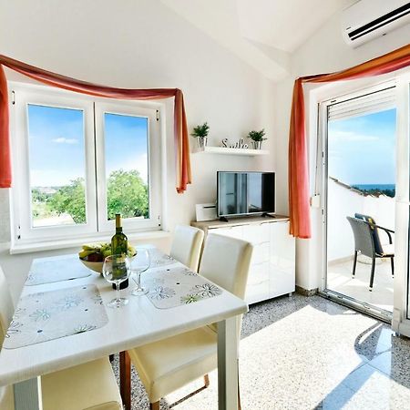 Apartman Del Mar Apartment โปเรช ภายนอก รูปภาพ