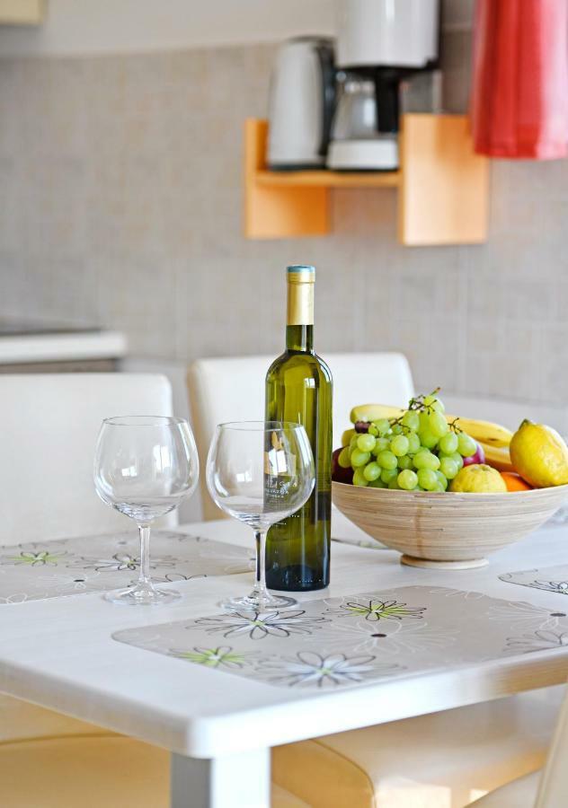 Apartman Del Mar Apartment โปเรช ภายนอก รูปภาพ