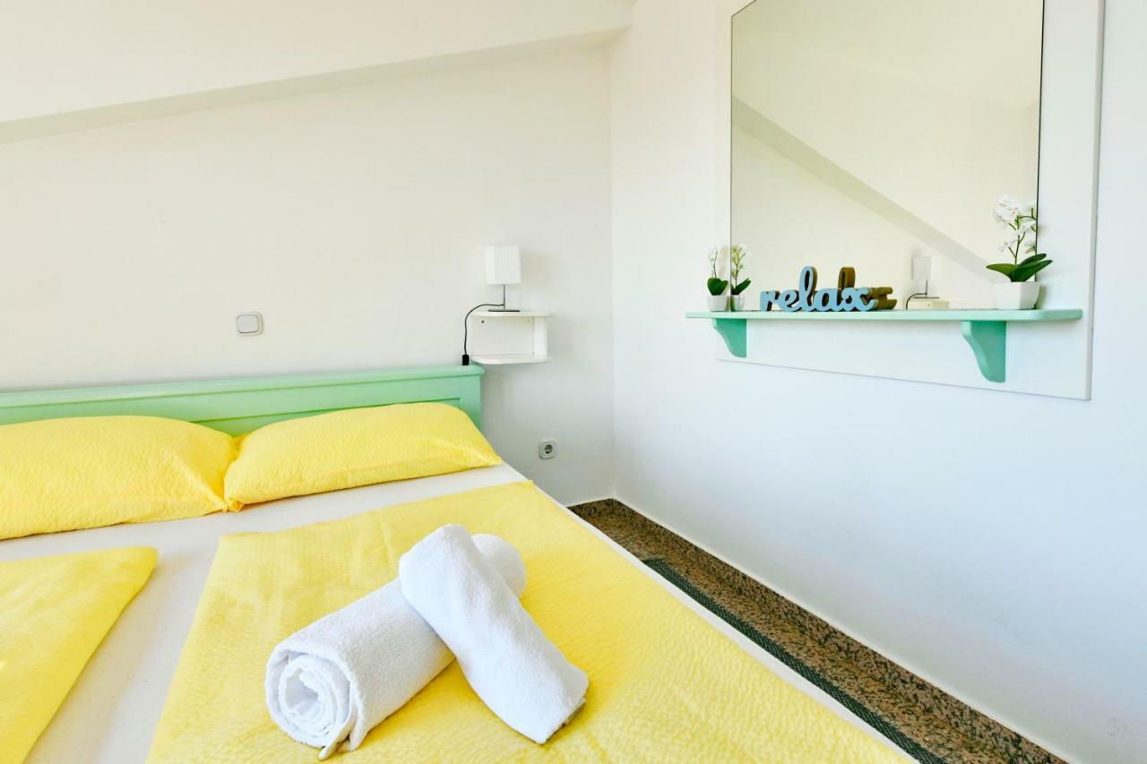 Apartman Del Mar Apartment โปเรช ภายนอก รูปภาพ