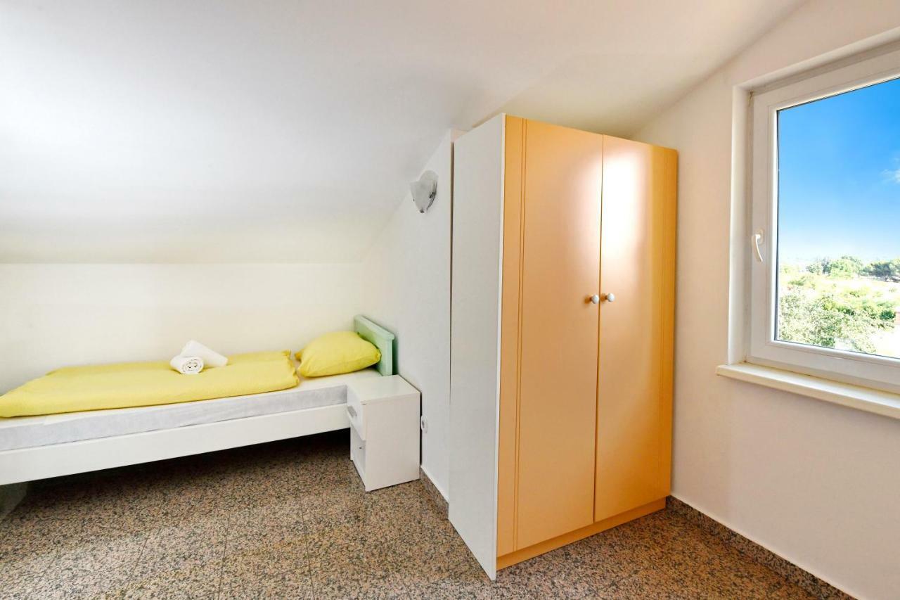 Apartman Del Mar Apartment โปเรช ภายนอก รูปภาพ