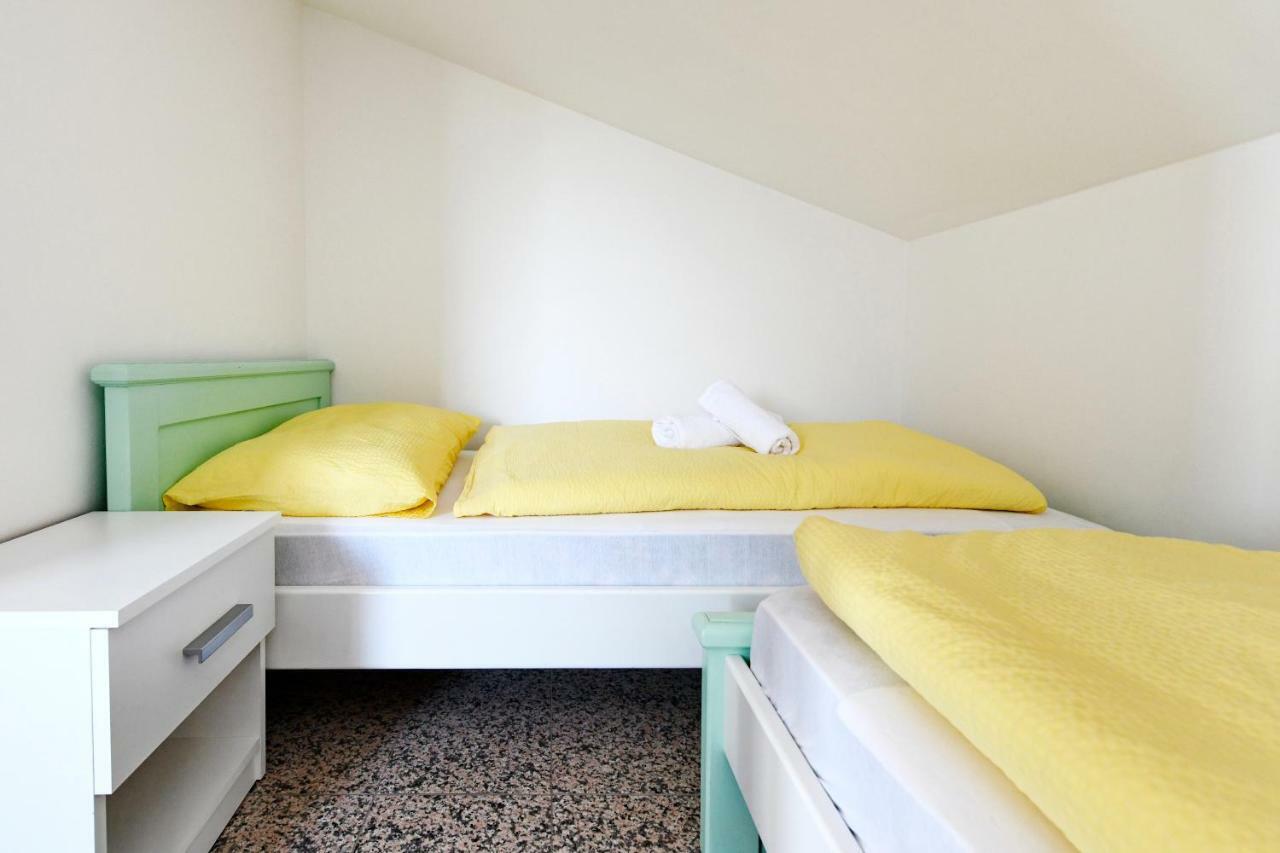 Apartman Del Mar Apartment โปเรช ภายนอก รูปภาพ